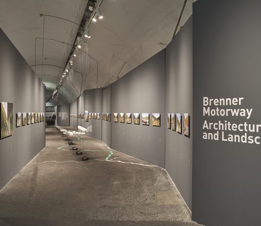 Autostrada del Brennero, architetture e paesaggi: la mostra a Trento Autostrada del Brennero - Architetture e paesaggi, veduta della mostra, © Hanninen