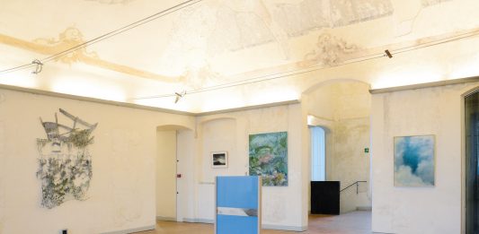 Arteam Cup 2023: tutti i vincitori per categoria, dalla pittura alla fotografia L’opera di Marco Tagliafico alla mostra finale di Arteam Cup 2023, Palazzo del Commissario, Savona. Ph. Diego Santamaria