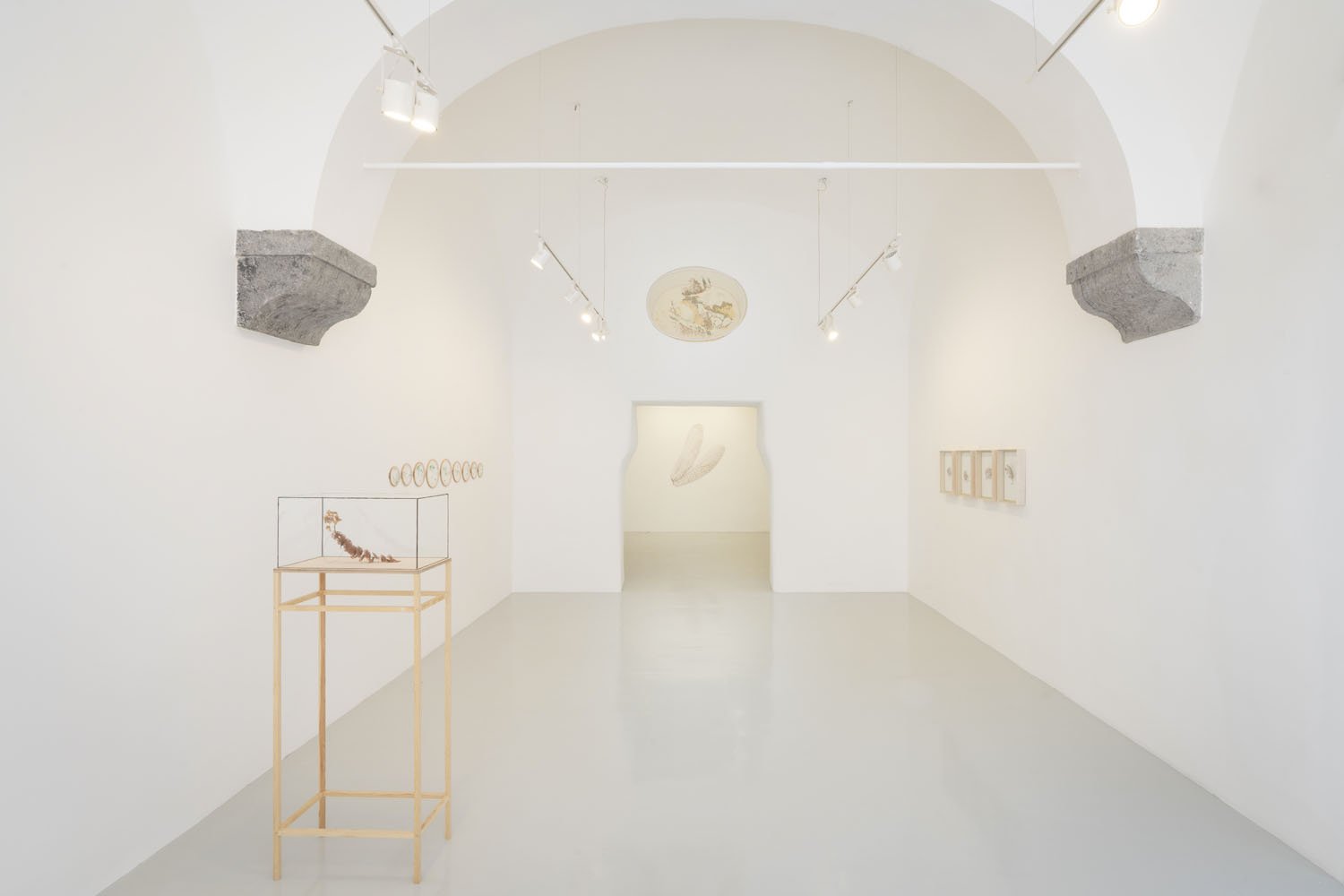 Elisabetta Di Maggio, veduta della mostra, In-attesa, Studio Trisorio, Napoli, 2024, ph. Francesco Squeglia