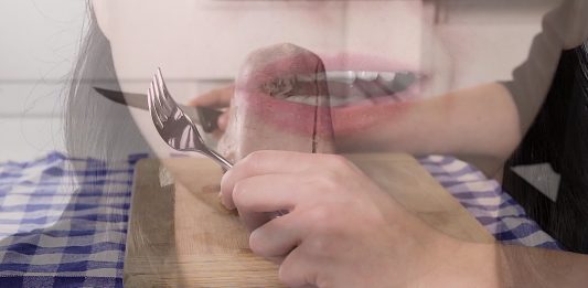 Nessun silenzio sul femminicidio: la performance di Chiara Ventura a Torino Chiara Ventura, Mi chiamo fuori, still da video