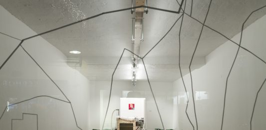 Milica Tomić con Ana Bezić: una vasca di flottazione in mostra a Bolzano