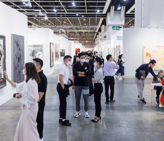 Art Basel Hong Kong 2024 gioca in grande: gli ultimi dettagli sulle sezioni e i progetti Art Basel Hong Kong