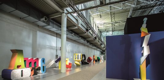 Designer’s Dream, Slide porta al Superstudio di Milano i maestri del design
