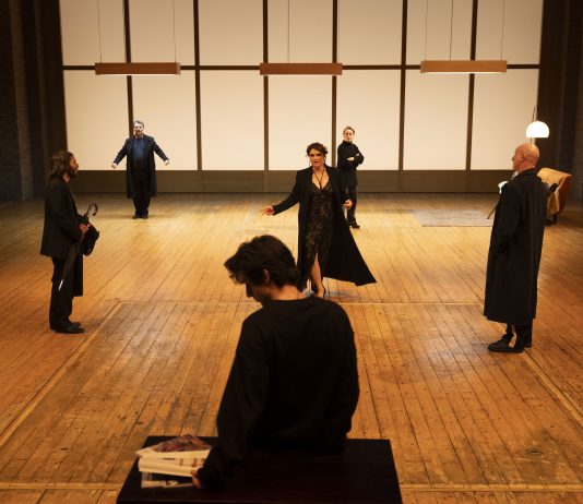 Come tremano le cose, tra Cechov e David Foster Wallace: la pièce al Piccolo di Milano