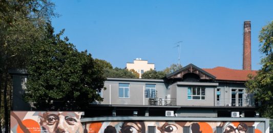 Tagli alle Scuole Civiche di Milano: la protesta degli studenti