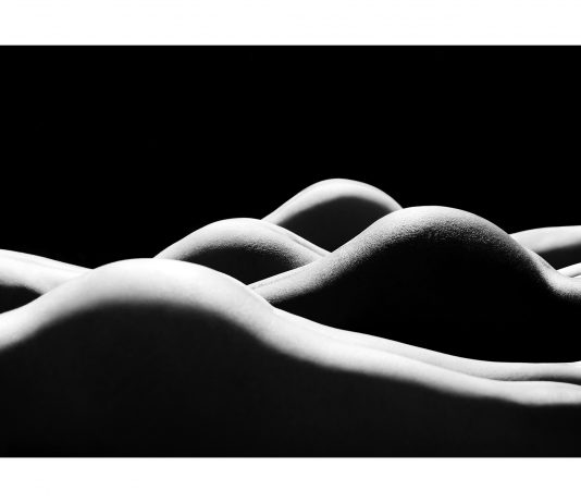 Corpi e paesaggi nelle fotografie di Maryam Eisler da Mucciaccia Gallery Project, Roma Peaks & Troughs, 2019 Stampa su carta in fibra di cotone Hahnemühle, 111 x 157 cm © Maryam Eisler Courtesy dell’artista