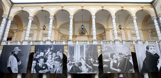 7 deaths of Maria Callas. Marina Abramovic interpreta il leggendario soprano in un video in mostra a Torino