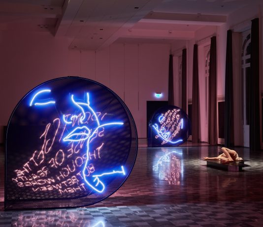 In cerca di nuove relazioni con l’opera: la riflessione di Patrick Tuttofuoco sulla mostra a Bologna