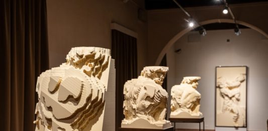 Di marmo e algoritmo: al mudaC di Carrara, la mostra di Quayola Quayola, Plutone-Proserpina, mudaC-Carrara, 2023, Ph. Giuseppe D'Aleo