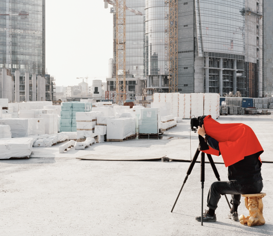 Il rispetto per il mondo. Giovanna Calvenzi racconta Gabriele Basilico a 11 anni dalla sua scomparsa