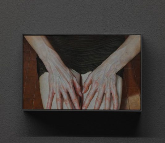 Una visione ad altezza ventre: Chiara Enzo in mostra alla Galleria Zero di Milano Chiara Enzo, Viscere, veduta della mostra, Galleria Zero..., Milano