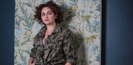 Interruzioni: al Teatro Lo Spazio di Roma, un potente messaggio su maternità e violenza