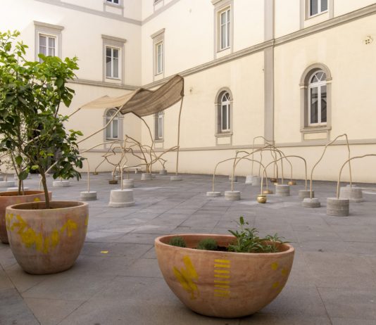 Napoli, per Ponticelli dal Museo Madre: un playground di Temitayo Ogunbiyi Temitayo Ogunbiyi, “Giocherai nel quotidiano, correndo”, 2020. Courtesy l’artista. Foto © Amedeo Benestante