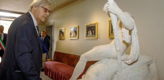 Vittorio Sgarbi non sarà più presidente della Fondazione Canova