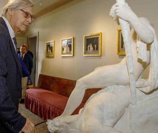 Vittorio Sgarbi non sarà più presidente della Fondazione Canova