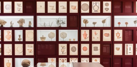 EXPOSURE: al Mudec di Milano una mostra per ragionare sul significato della vetrina