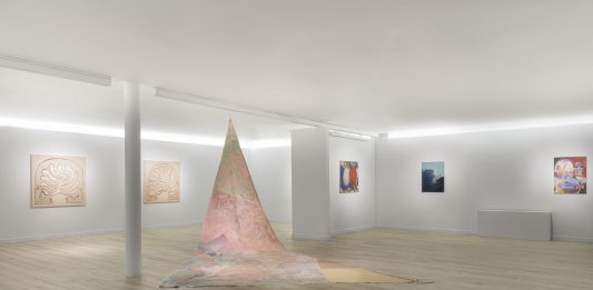 Intervista alla fondatrice di Tube Culture Hall, la galleria milanese che espone solo artisti nati dopo il 1985