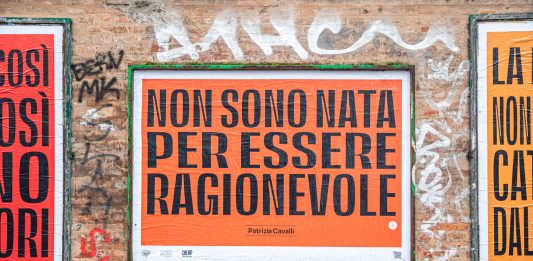 Cheap porta le poesie di Patrizia Cavalli tra le strade di Bologna Cheap, Reclaim Cavalli, Bologna, 2024, ph. Margherita Caprilli