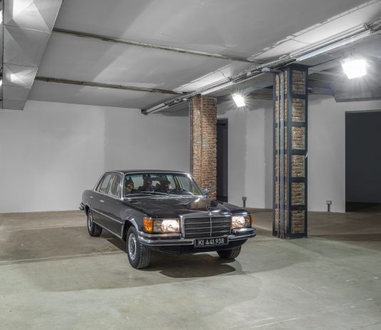 Qualcosa di così brutto da diventare uno scherzo: il gioco noir di Jos De Gruyter & Harald Thys a Milano