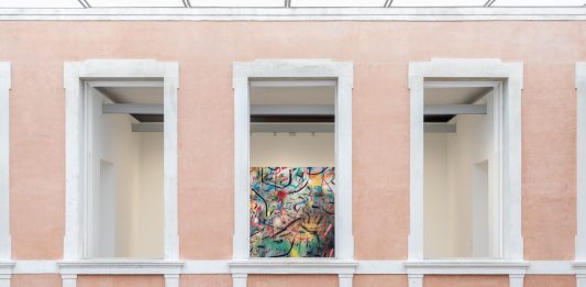 Ensemble: la grande mostra di Julie Mehretu nelle sale di Palazzo Grassi a Venezia