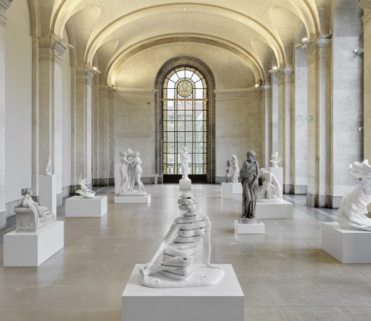 La collezione personale di Wim Delvoye va in mostra a Ginevra: una raccolta sorprendente di mirabilia