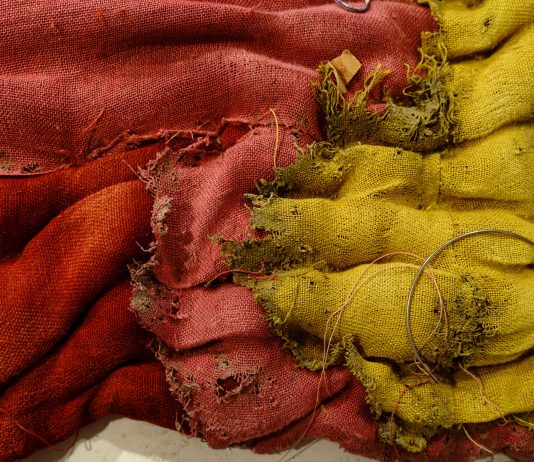 Alterità e tradizione tessile si intrecciano a Venezia con Karine N’guyen Van Tham e Parul Thacker