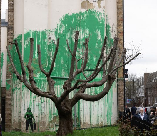 A Londra è comparsa una nuova opera di Banksy, a favore dell’ambiente