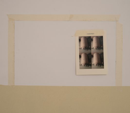 Napoli, la sottile minaccia delle opere di Manfred Pernice alla Galleria Fonti Manfred Pernice, >meinFeld