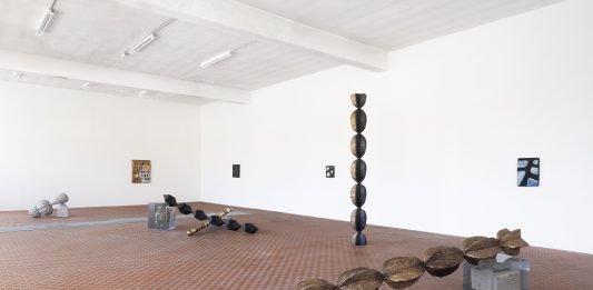 Milano: Erika Verzutti porta a Fondazione ICA la crisi dell’informazione nell’era digitale