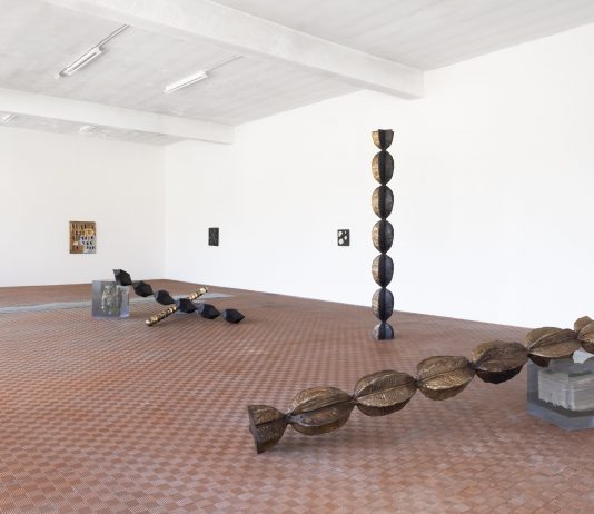 Milano: Erika Verzutti porta a Fondazione ICA la crisi dell’informazione nell’era digitale