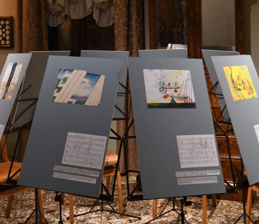 Biennale e dintorni, cosa vedere a Venezia #1: da San Marco a Dorsoduro Ilya ed Emilia Kabakov, Concert for a fly, 1986 - Immagine della mostra Ilya and Emilia Kabakov ‘Between Heaven and Earth’. A tribute to Ilya Kabakov, Fondazione Querini Stampalia, Venezia, 2024 - Ph. Michele Sereni - Courtesy Ilya and Emilia Kabakov Art Foundation e Fondazione Querini Stampalia