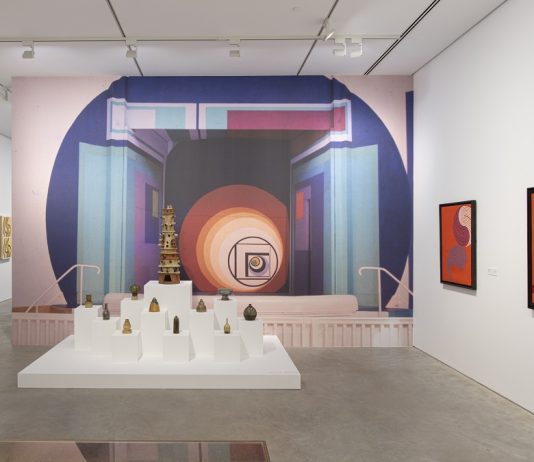 I collettivi curatoriali sono gli unici in grado di andare contro le leggi di mercato oggi?