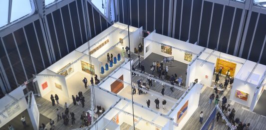 Stranieri ovunque: dalla Biennale di Venezia a Frieze New York frieze New York biennale