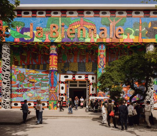 Non solo arte: gli “outfit da Leone d’Oro” che abbiamo visto in Biennale