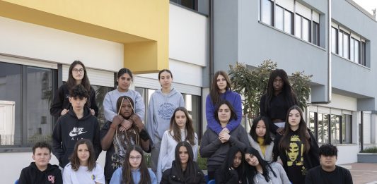 Le fotografie di Francesco Jodice esposte sul cantiere di AGO Modena Fabbriche Culturali