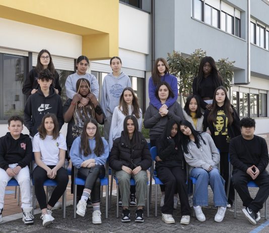 Le fotografie di Francesco Jodice esposte sul cantiere di AGO Modena Fabbriche Culturali