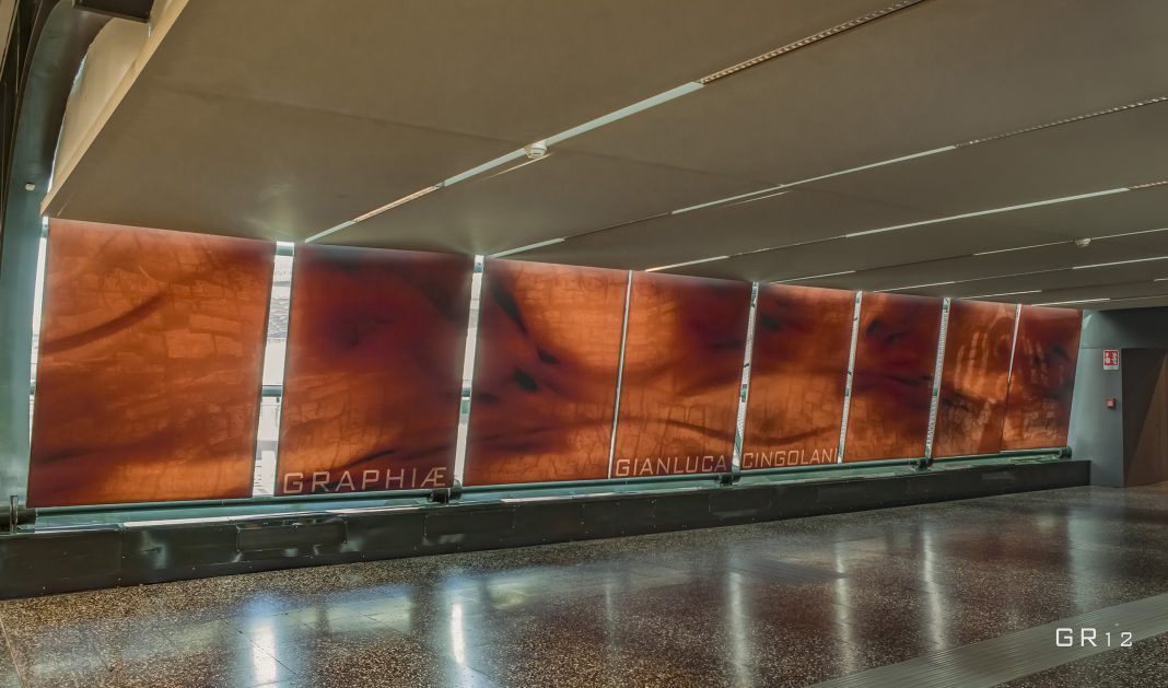 Gianluca Cingolani, Graphiae. Porta di Milano, Terminal 1 - Aeroporto Internazionale di Milano Malpensa