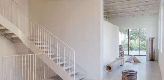 Theodoulos Polyviou: Un Palazzo in esilio, a Milano