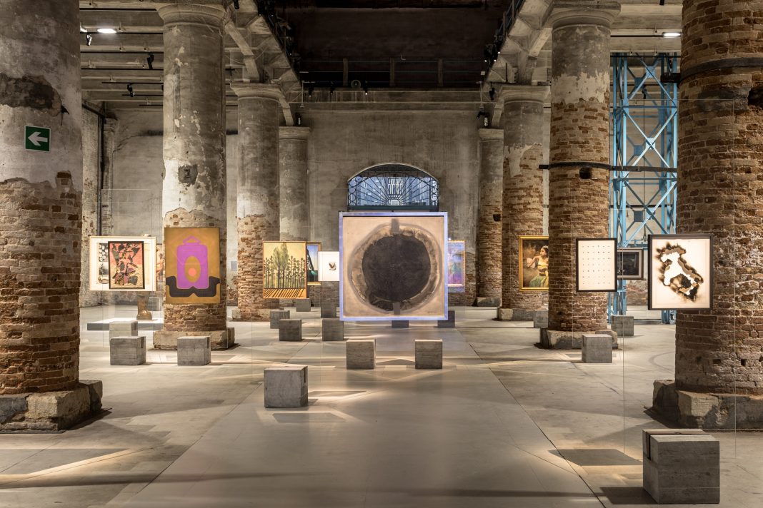 Nucleo Storico. Allestimento in omaggio a Lina Bo Bardi all’Arsenale di Venezia. Ph. Marco Zorzanello