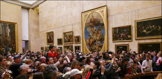 Spostare o non spostare la Gioconda? Il dilemma del Louvre