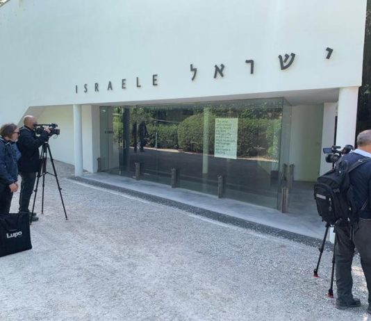 «Non apriremo finché non saranno liberati tutti gli ostaggi»: il Padiglione Israele in Biennale resta chiuso