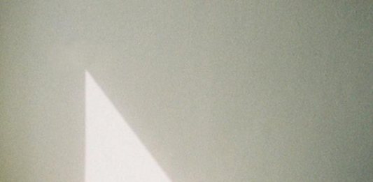 Trialogo, polifonia del segno: tre artisti in mostra da Basile Contemporary, Roma