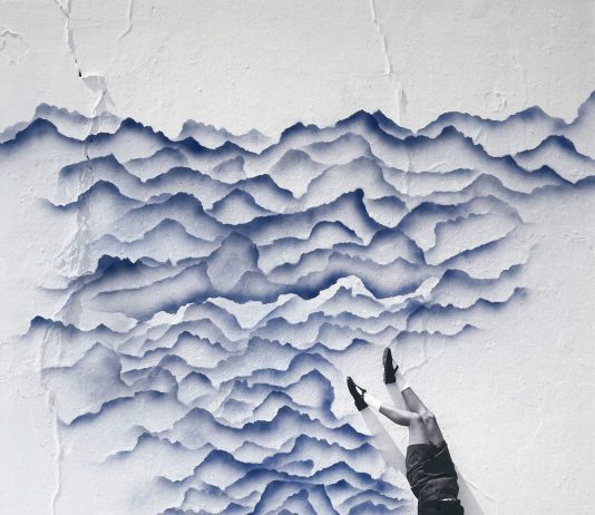 Fotografia e dintorni, cosa vedere a Torino #2: in zona Vanchiglia Robin Rhode, Blues Vignette 4, 2023 - © Robin Rhode - Courtesy l’artista e Tucci Russo Studio per l’Arte Contemporanea, Torre Pellice e Torino - Foto © Archivio fotografico Tucci Russo