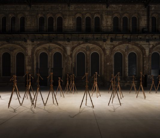 Fotografia e dintorni, cosa vedere a Torino #6: da Vanchiglia a Guarene Remo Salvadori, L’osservatore non l’oggetto osservato, 1981-2003 - Foto della mostra Expanded Without, OGR Torino (Binario 1), Torino, 2024 - Ph. Andrea Rossetti - Courtesy l’artista (opera) e OGR Torino