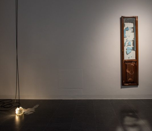 Monika Emmanuelle Kazi: personale e universale è la sua Mimesis of Domesticity