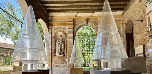 La più grande retrospettiva di Federica Marangoni è in mostra a Venezia