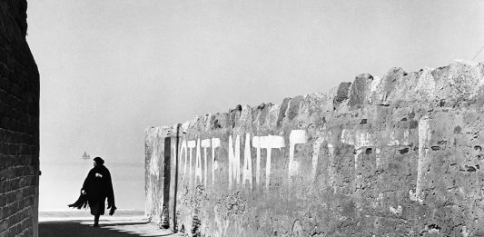 Giacomo Matteotti: nel centenario della morte riapre nel Polesine la casa museo dell’eroe antifascista Donna di Pellestrina, Servizio fotografico by Paolo Monti owned by BEIC and located in the Civico Archivio Fotografico of Milan