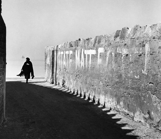 Giacomo Matteotti: nel centenario della morte riapre nel Polesine la casa museo dell’eroe antifascista Donna di Pellestrina, Servizio fotografico by Paolo Monti owned by BEIC and located in the Civico Archivio Fotografico of Milan
