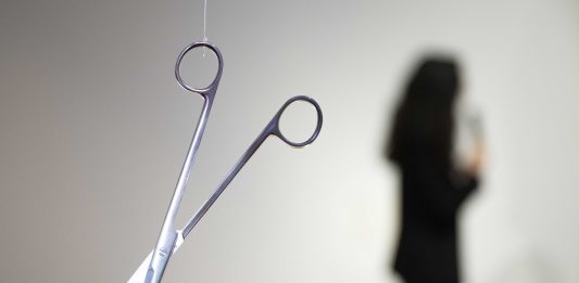 Desde la Frontera, otto artisti contro tutte le barriere: la mostra al CaixaForum di Barcellona Desde la frontera, veduta della mostra, Caixaforum, Barcellona, 2024