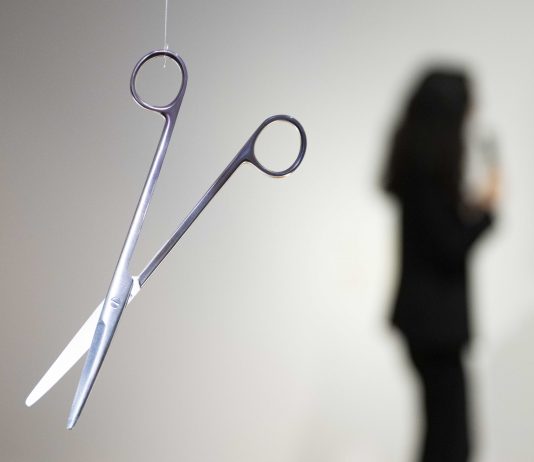 Desde la Frontera, otto artisti contro tutte le barriere: la mostra al CaixaForum di Barcellona Desde la frontera, veduta della mostra, Caixaforum, Barcellona, 2024